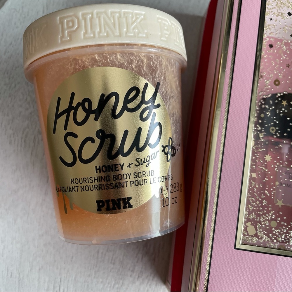 Victoria Secret Gift Set - Picture 2 of 5